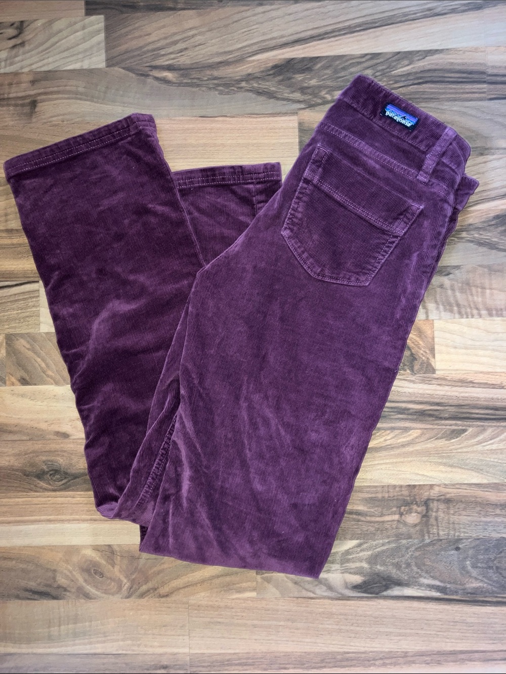 Patagonia Sz 26 Berry Purple corduroy women’s pants straight leg